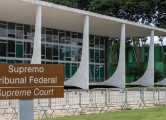 Moraes marca para 28 de julho depoimento de Flávio Bolsonaro à PF