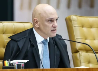 Moraes dá 10 dias para PF ouvir Flávio em caso de calúnia contra Lula