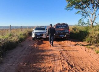 Dois homens são encontrados mortos em estrada rural e polícia investiga ligação com facções