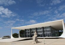 Defesa reforça pedido de manutenção da prisão domiciliar de Bolsonaro