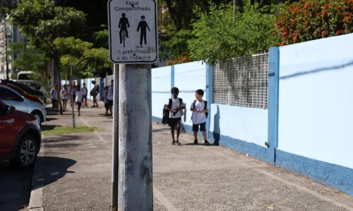 Brasil reduz pobreza, mas amplia desigualdades, mostra estudo