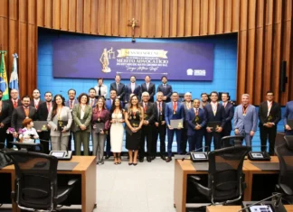 Assembleia Legislativa homenageia advogados em sessão solene proposta por Lidio Lopes