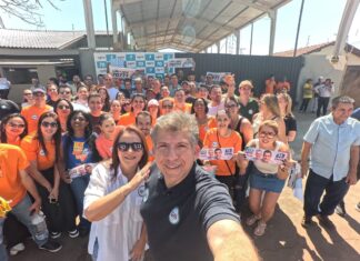 Lidio Lopes dá largada à campanha pela reeleição com mega adesivaço em Campo Grande