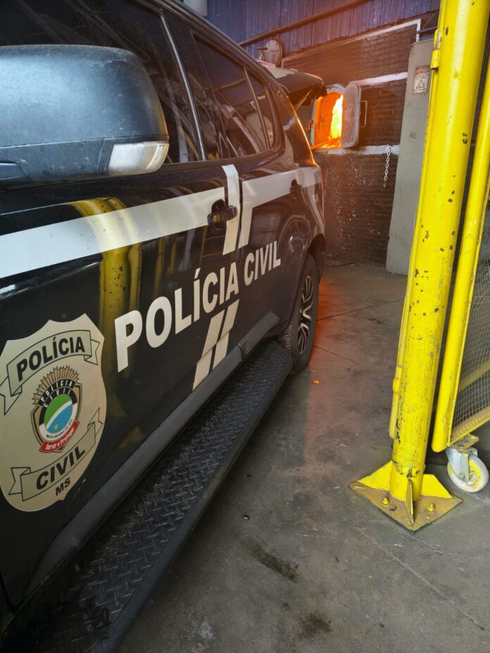 Polícia Civil esclarece feminicídio em Aquidauana e prende suspeito após fuga com filha de 5 anos Polícia Civil esclarece feminicídio em Aquidauana e prende suspeito após fuga com filha de 5 anos
