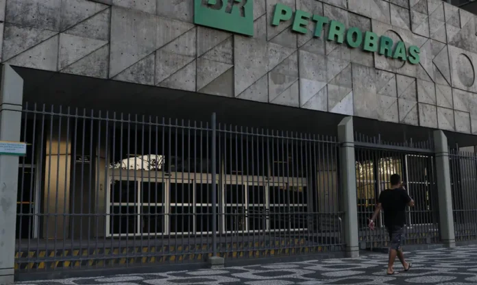 Petrobras negocia exploração em Gana para ampliar presença na África Petrobras negocia exploração em Gana para ampliar presença na África
