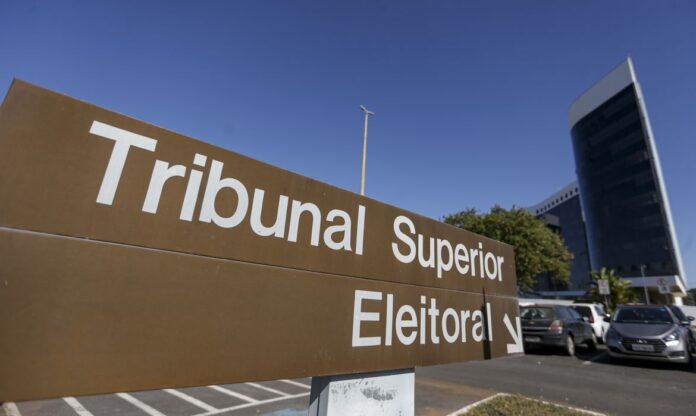 Prazo para solicitação de voto em trânsito vai até dia 20 deste mês Prazo para solicitação de voto em trânsito vai até dia 20 deste mês