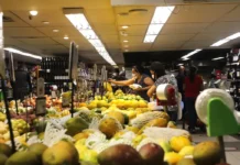 INPC, inflação que corrige salários, acumula 4,29% em 12 meses